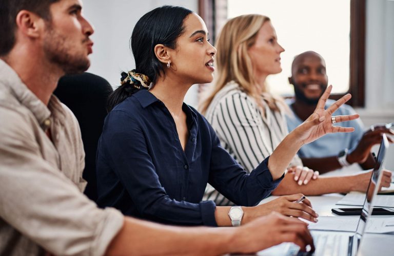 Mastering Confident Communication in Business Meetings
